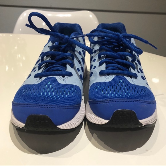 Never Worn Nike Running shoes - Picture 2 of 8